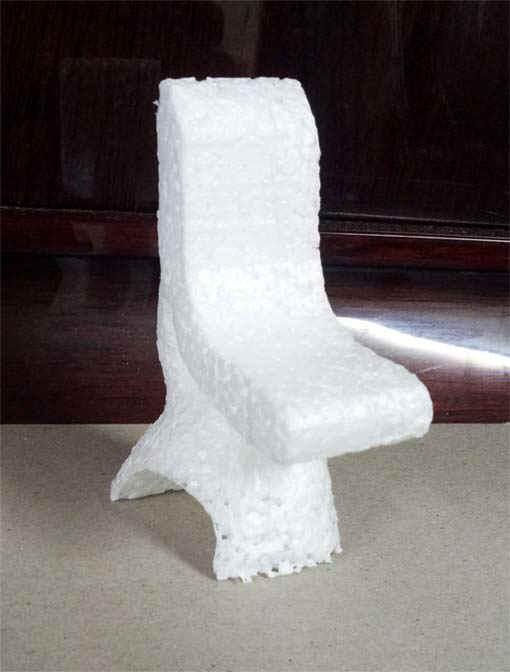 foam chair_Hp.jpg (43785 bytes)