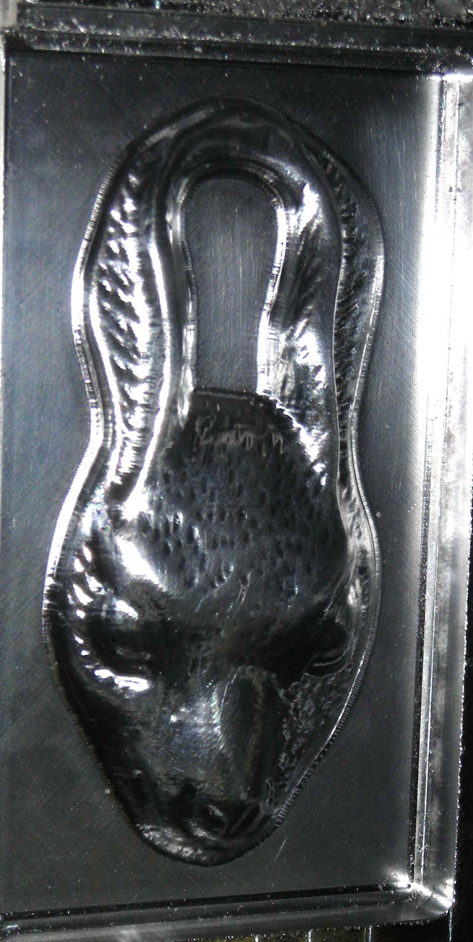 scan_rabbit_metal.JPG (990487 bytes)
